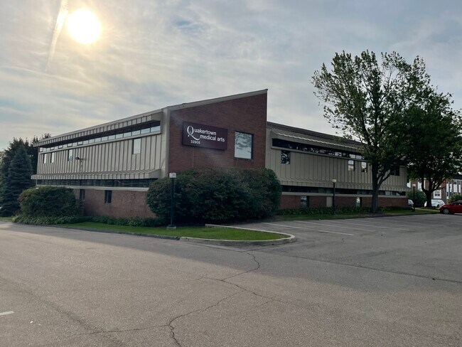 More details for 32905 W 12 Mile Rd, Farmington Hills, MI - Office for Sale