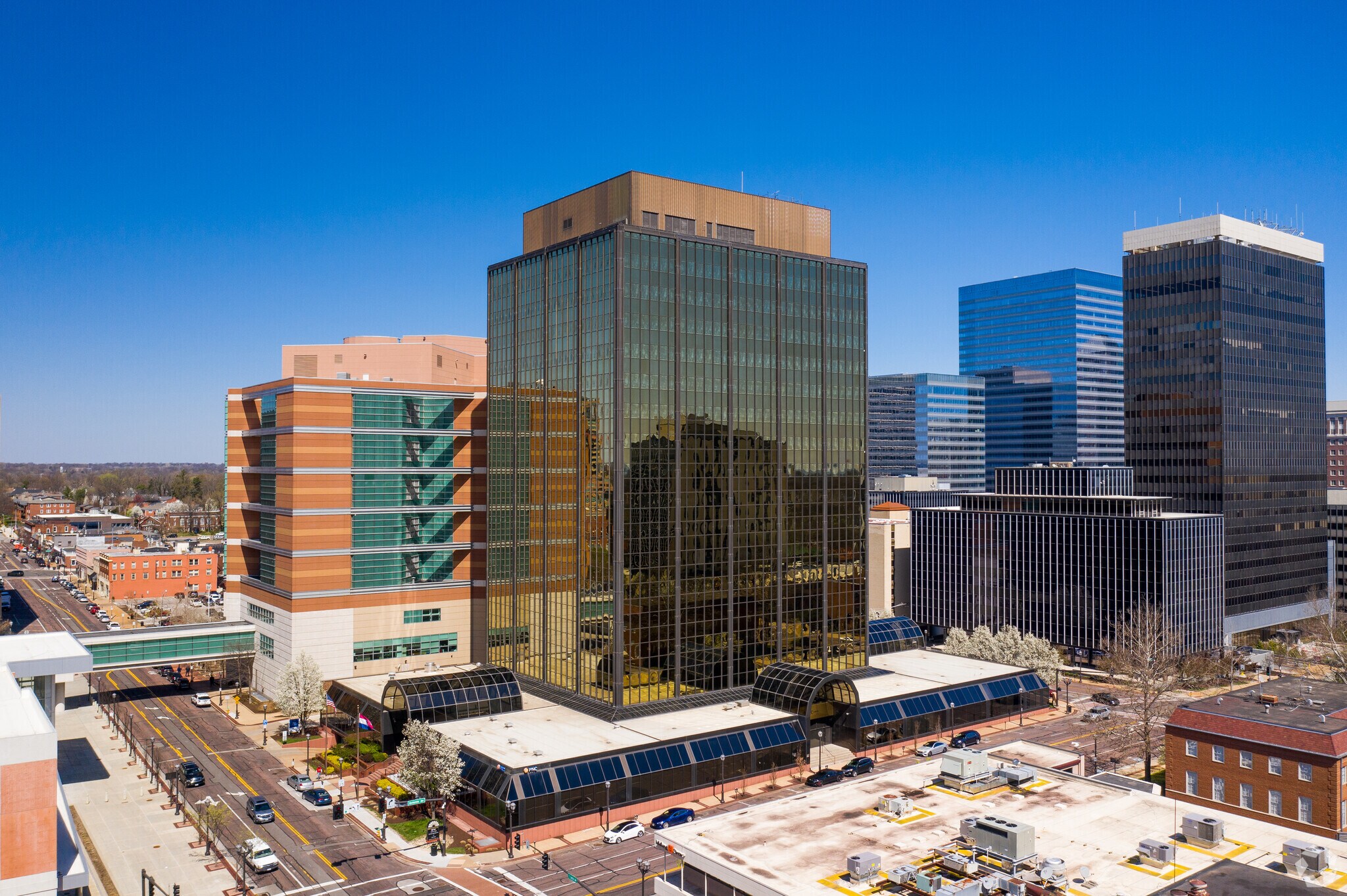 120 S Central Ave, Clayton, MO à louer Photo principale- Image 1 de 10