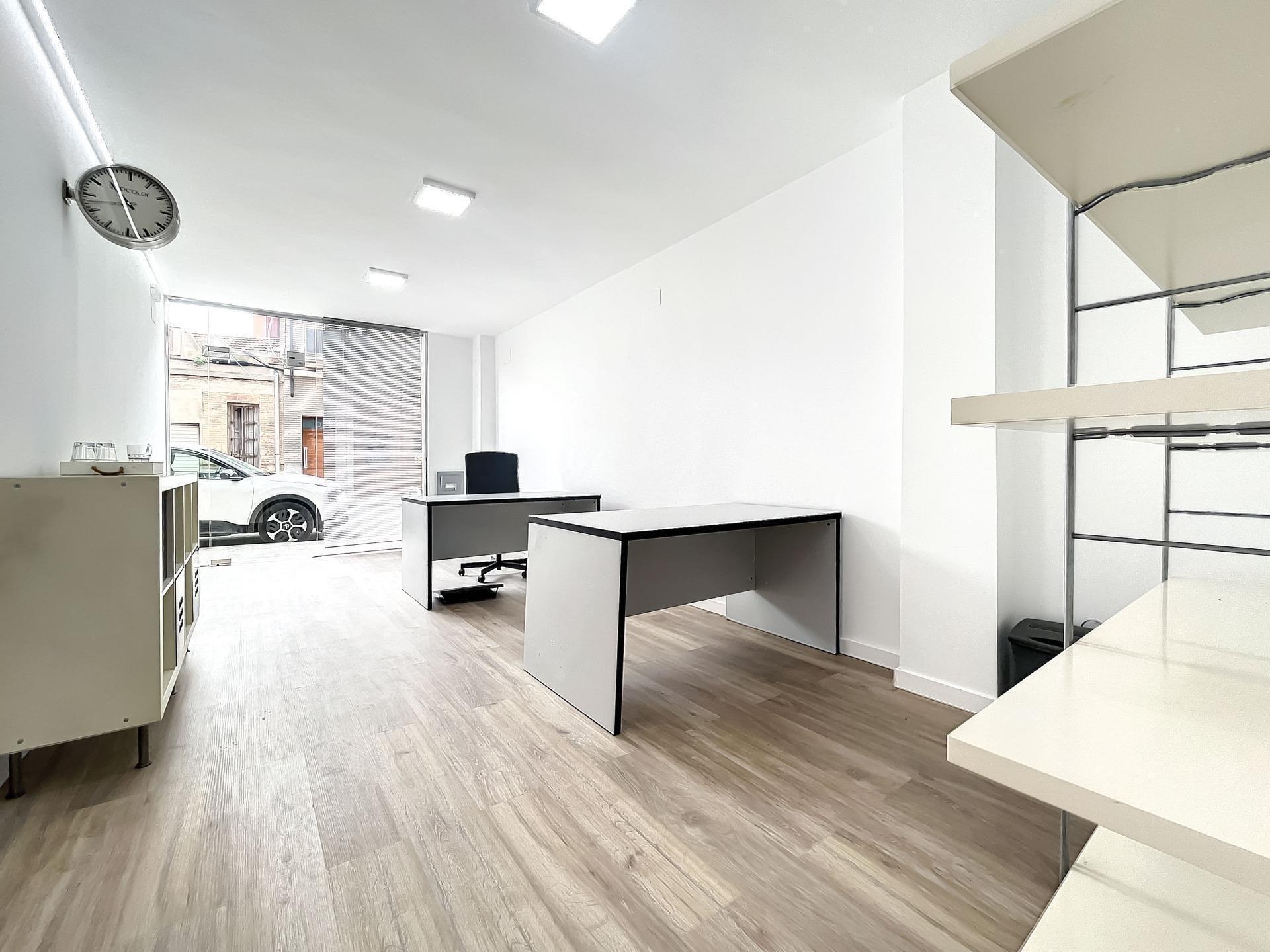 Retail in València, Valencia for lease Building Photo- Image 1 of 13