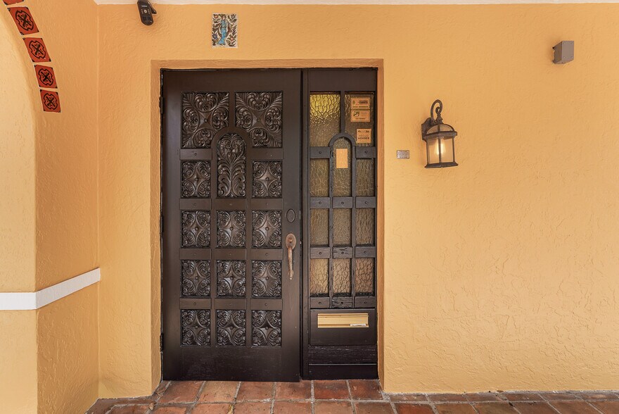 537 10th St W, Bradenton, FL à louer - Photo du bâtiment - Image 3 de 32