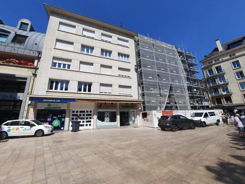 Retail in Rouen for lease - Building Photo - Image 1 of 10