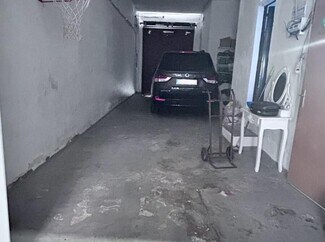 Plus de détails pour Multi-résidentiel à vendre