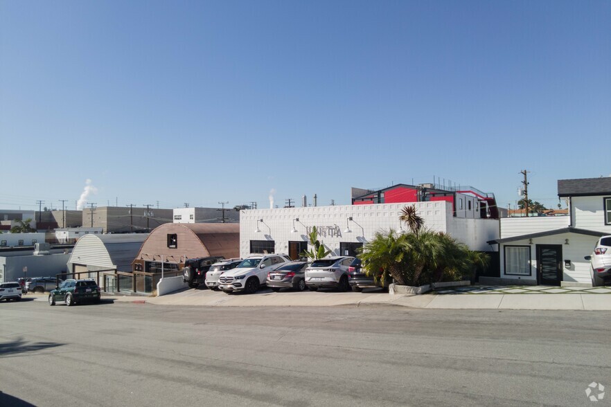 215-217 Arena St, El Segundo, CA for lease - Building Photo - Image 2 of 4