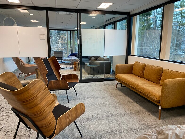 1 Northeastern Blvd, Salem, NH à louer - Photo intérieure - Image 3 de 32