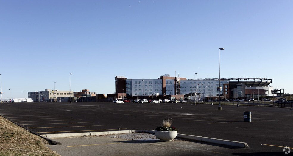 26 Patriot Pl, Foxborough, MA à louer - Photo du bâtiment - Image 2 de 10