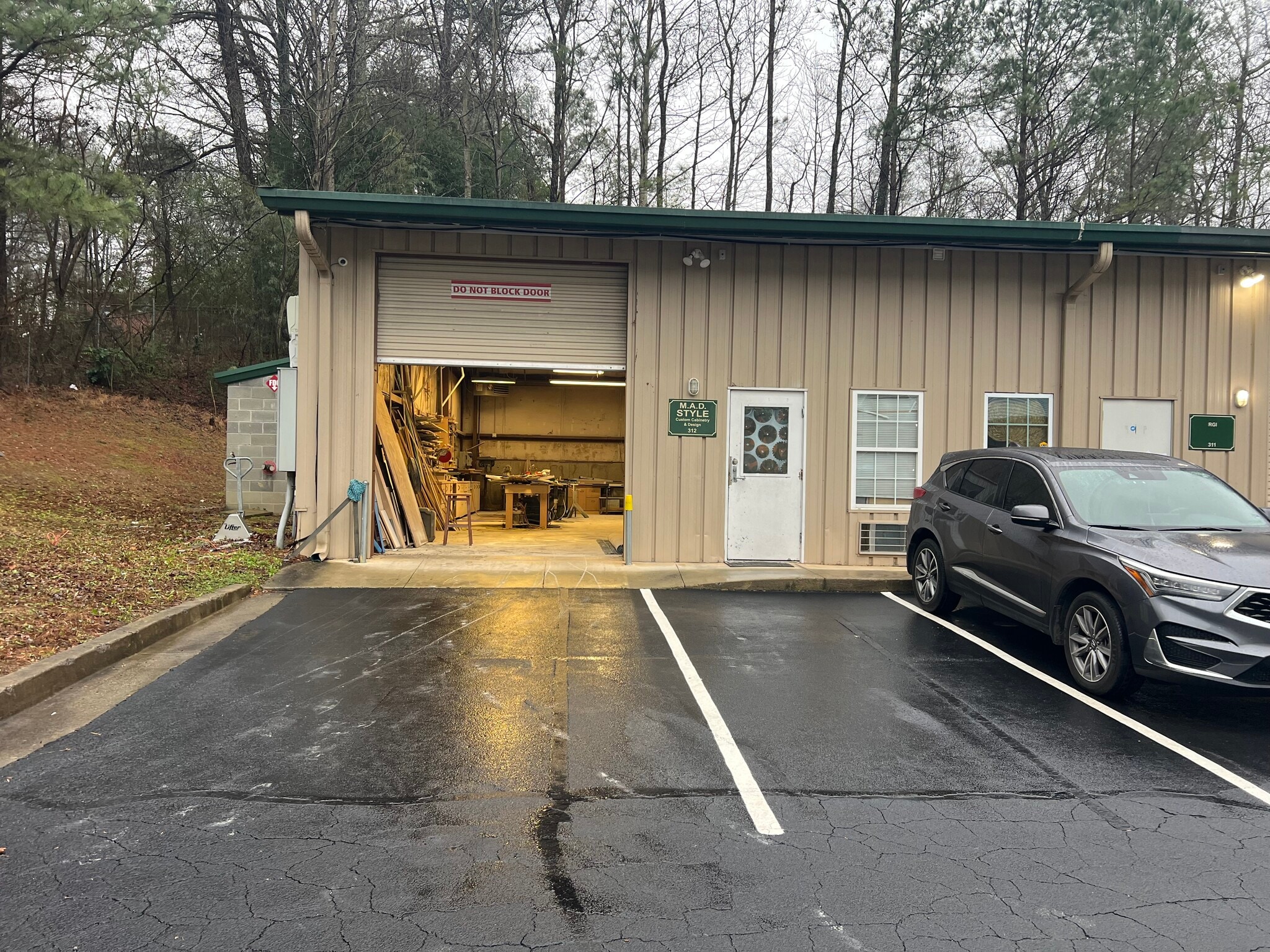 771 Shallowford Rd, Kennesaw, GA for lease Interior Photo- Image 1 of 3