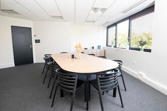 55 Avenue De Colmar, Rueil-Malmaison for lease Interior Photo- Image 1 of 5