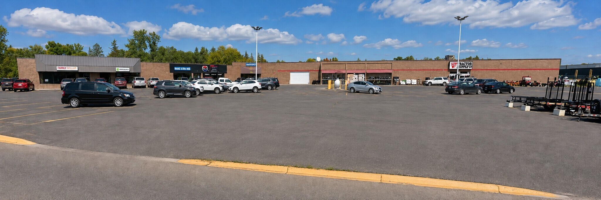 1511-1525 Highway 59, Thief River Falls, MN for lease Building Photo- Image 1 of 2