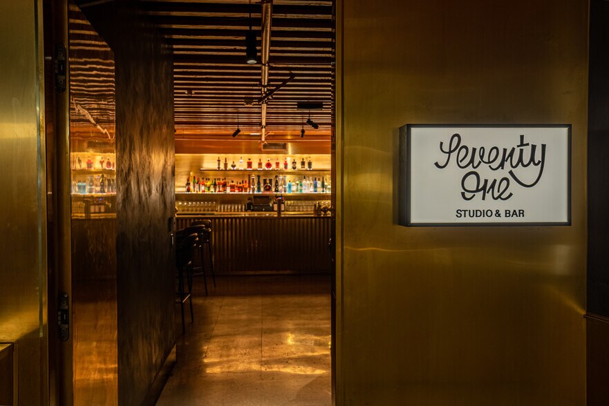 1518 Cahuenga Blvd, Los Angeles, CA à louer - Photo du bâtiment - Image 3 de 11