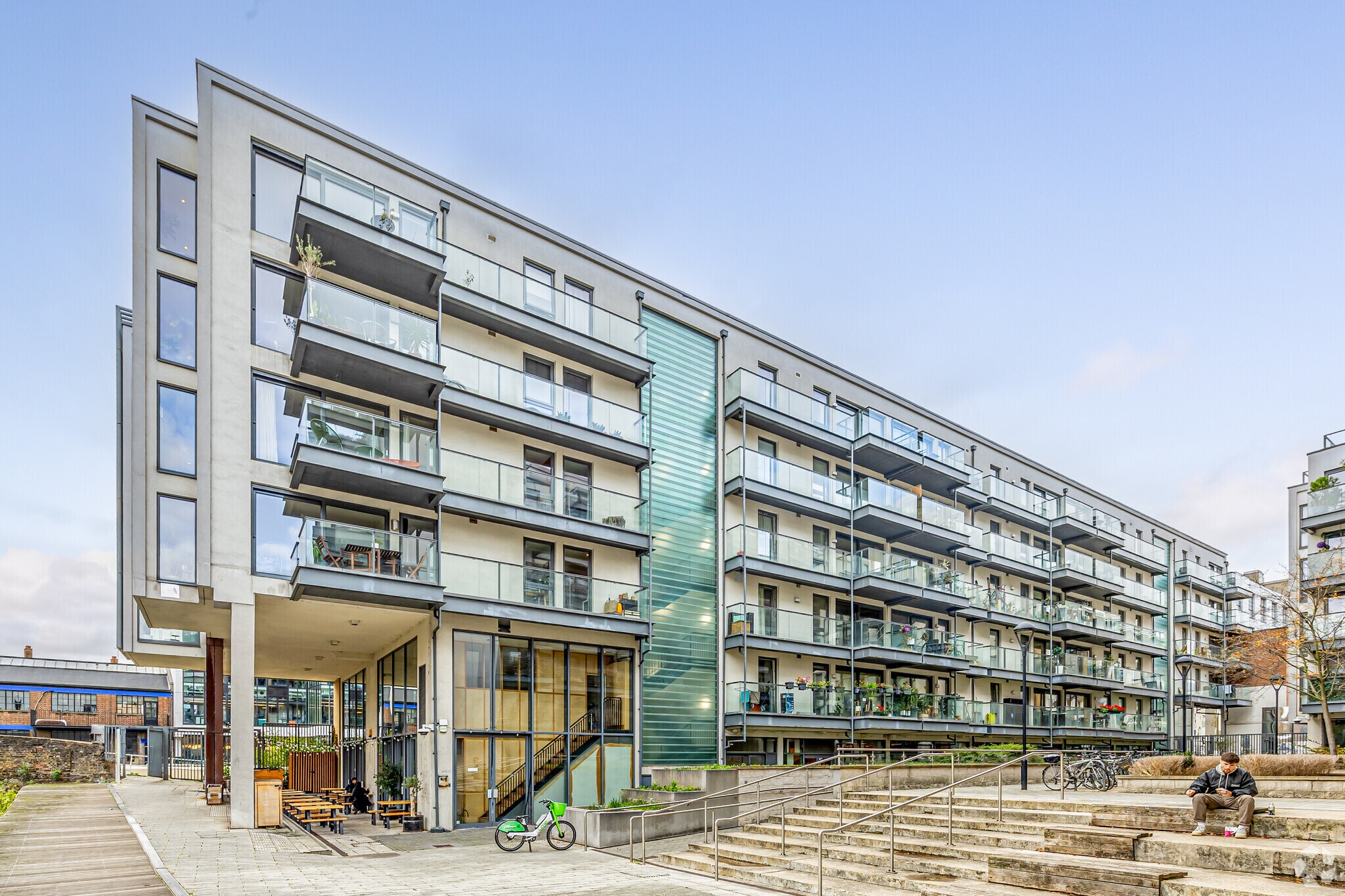 2-10 Hertford Rd, London for lease Primary Photo- Image 1 of 78