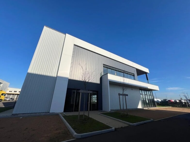 Flex in Arnas for lease - Primary Photo - Image 1 of 9