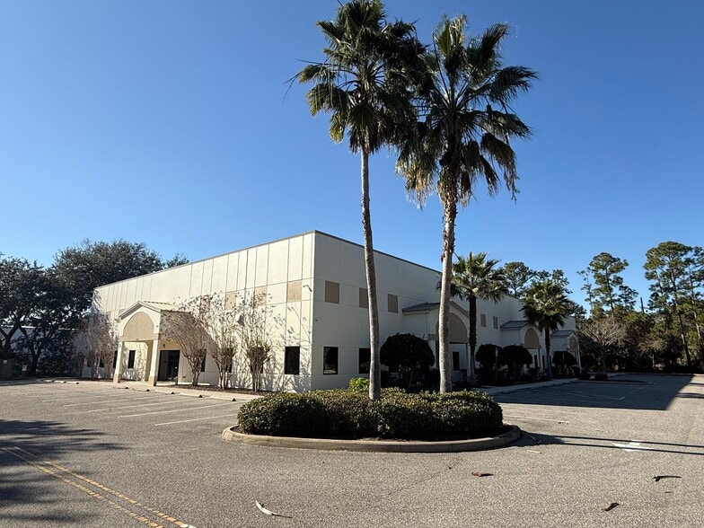 1800 Concept Ct, Daytona Beach, FL à louer - Photo du bâtiment - Image 3 de 9