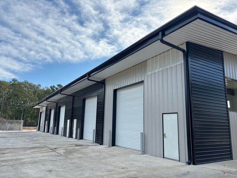 25366 Richards Rd, Spring, TX à louer - Photo du bâtiment - Image 2 de 11