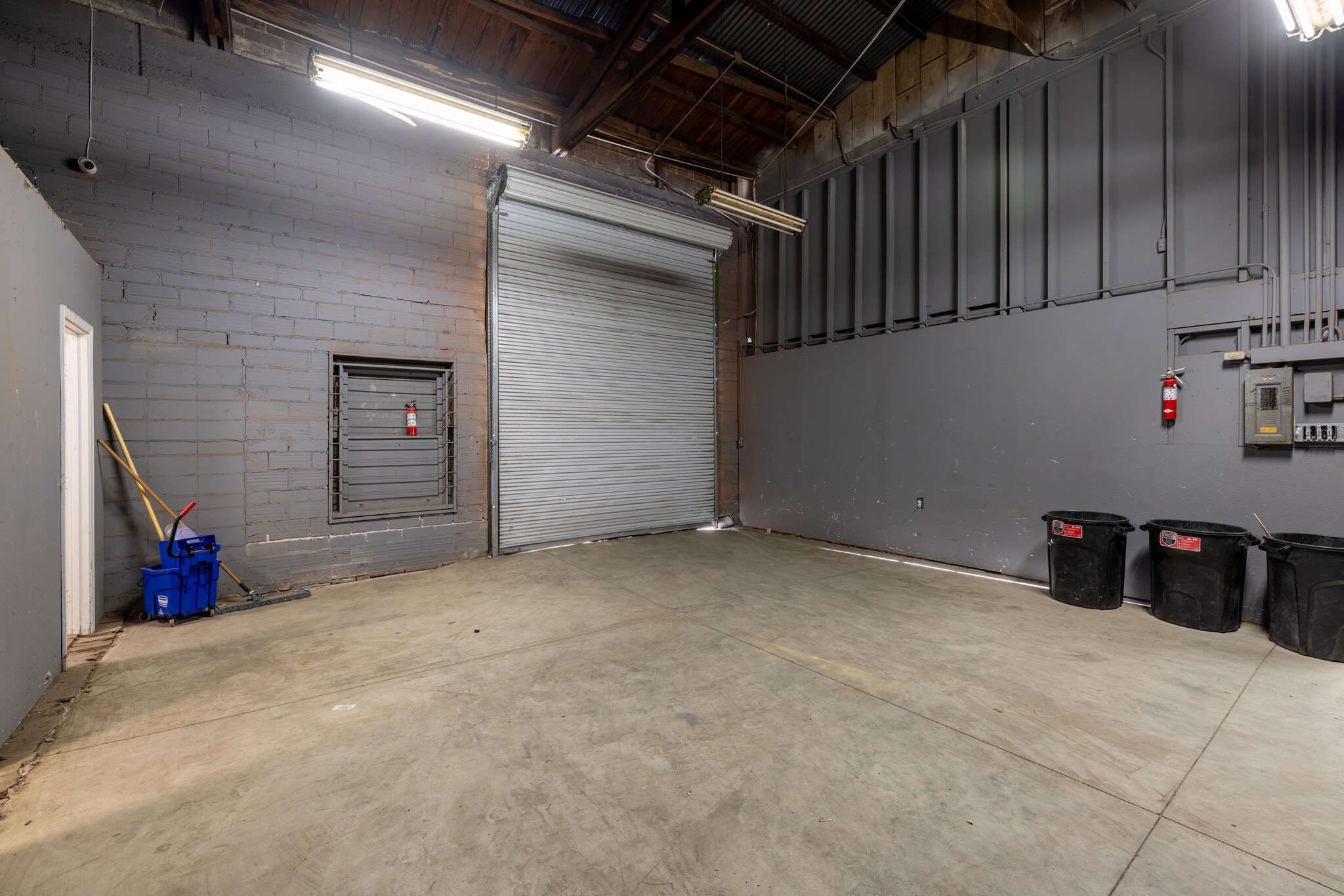 460 S K St, Tulare, CA for sale Interior Photo- Image 1 of 1