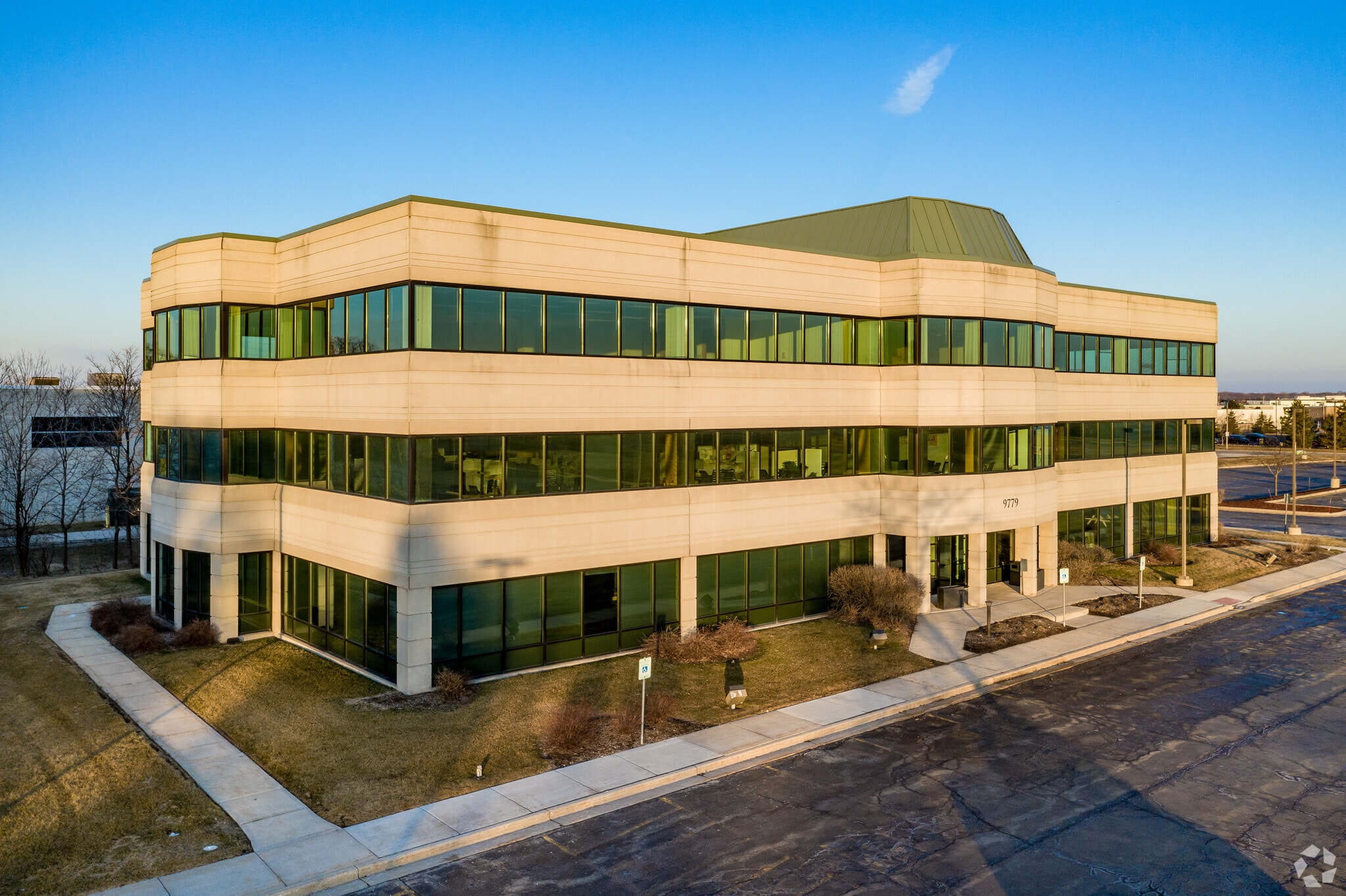 9779 S Franklin Dr, Franklin, WI for lease Primary Photo- Image 1 of 6