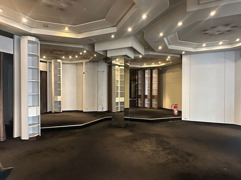 Retail in Le Bouscat for lease - Interior Photo - Image 3 of 4