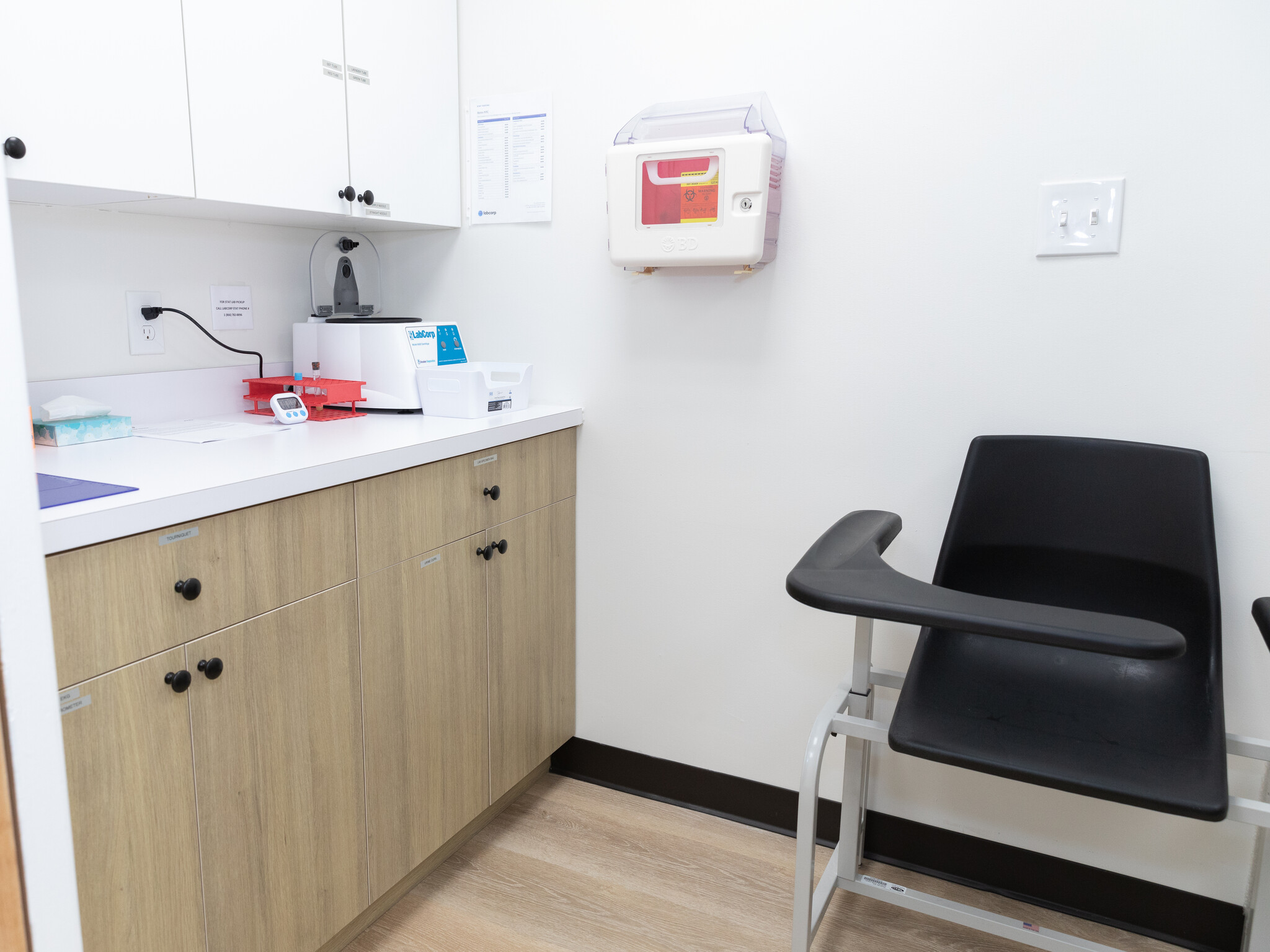 700-760 Old Country Rd, Plainview, NY for lease Interior Photo- Image 1 of 6