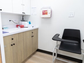 700-760 Old Country Rd, Plainview, NY for lease Interior Photo- Image 1 of 6