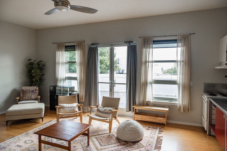 2124 N Flint, Portland, OR for sale - Building Photo - Image 3 of 24