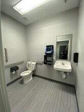 700 E Walnut St, Evansville, IN à louer Photo intérieure- Image 1 de 12