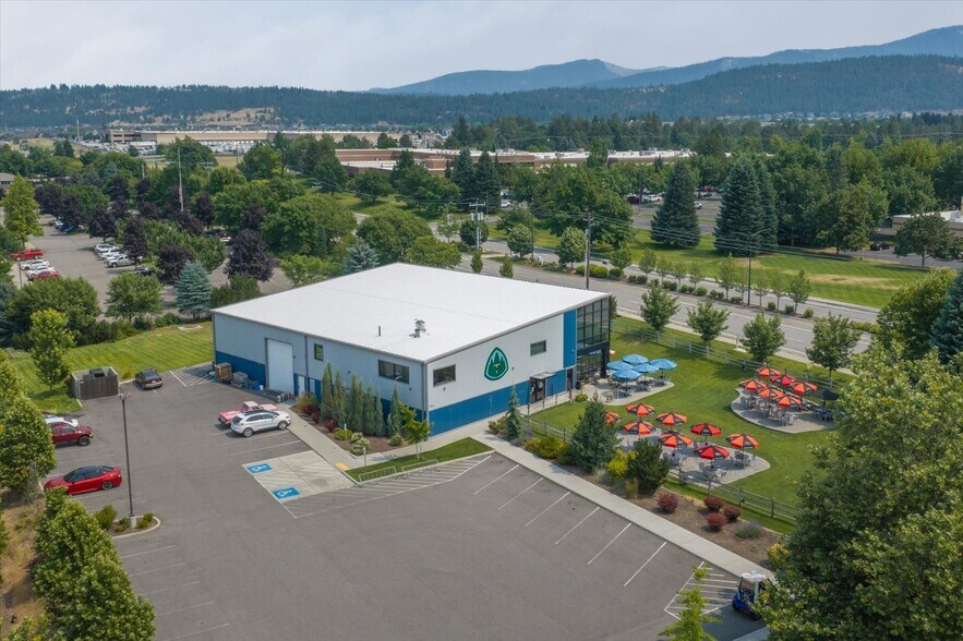 2204 N Madson Rd, Liberty Lake, WA à vendre - Photo du bâtiment - Image 2 de 25