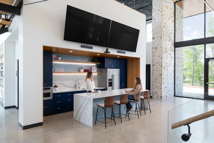 40 Pamela Ln, College Station, TX for lease - Interior Photo - Image 2 of 7