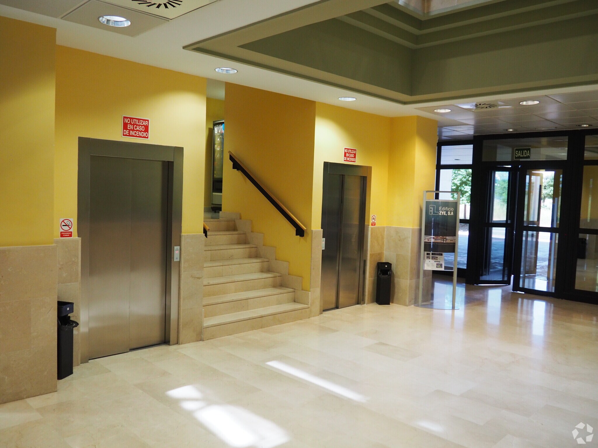 Bureau dans Alcalá de Henares, Madrid à louer Photo du bâtiment- Image 1 de 2