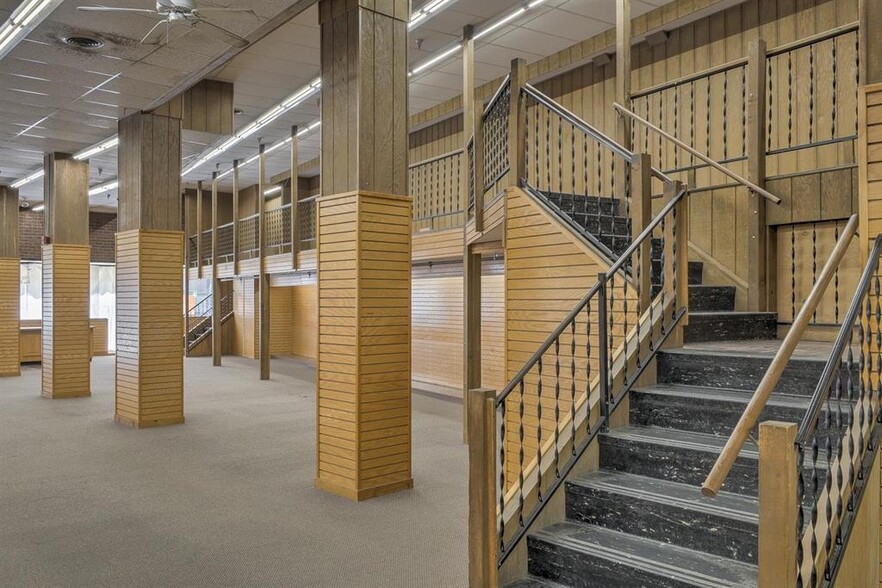 68 Main St, Brattleboro, VT for lease - Interior Photo - Image 2 of 14