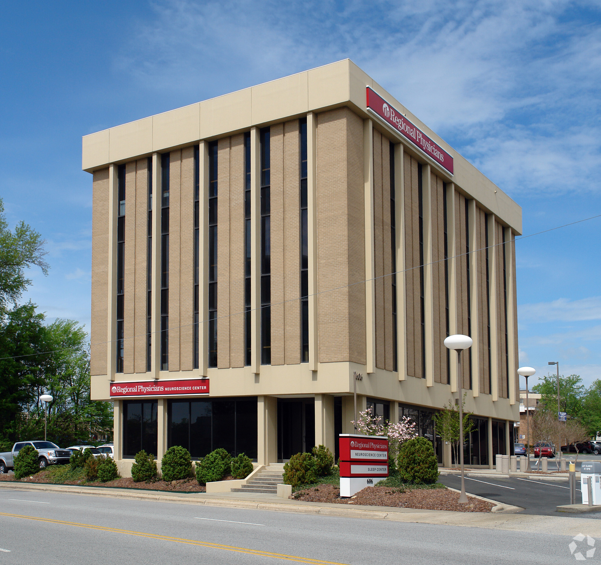 606 N Elm St, High Point, NC for sale Primary Photo- Image 1 of 1