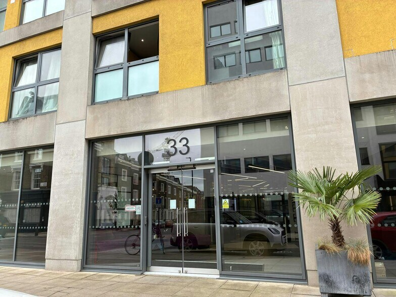 Oval Rd, Londres à louer - Photo du bâtiment - Image 3 de 37