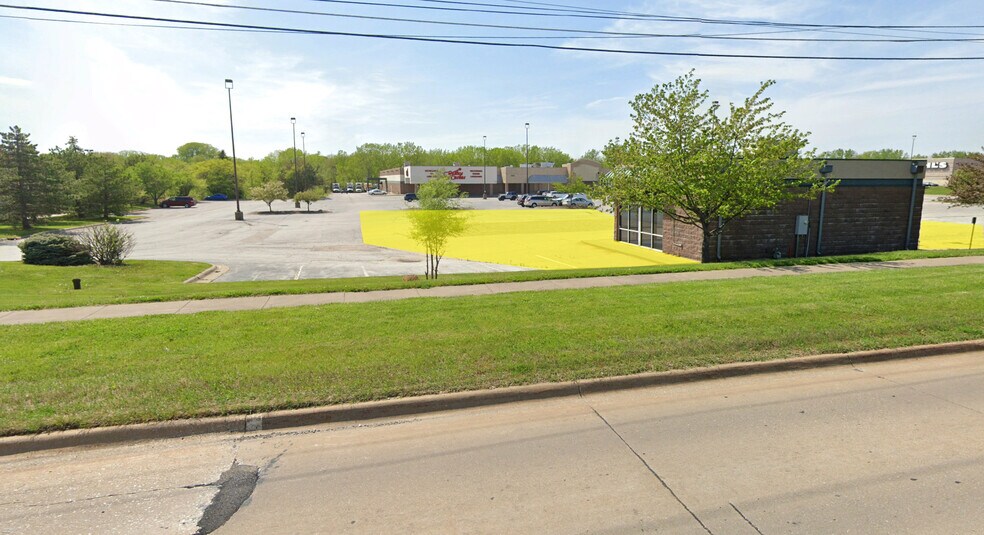 3850 Elmore Ave, Davenport, IA à vendre - Photo du bâtiment - Image 2 de 3