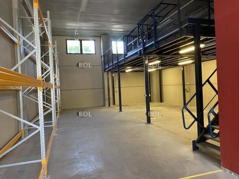 Flex dans Brignais à louer - Photo du bâtiment - Image 3 de 12