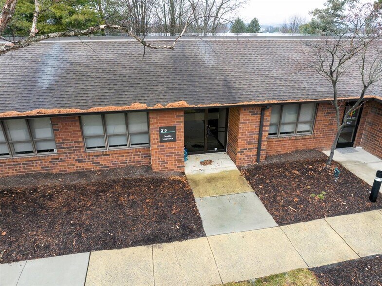 2201 Ridgewood Rd, Wyomissing, PA à louer - Photo du bâtiment - Image 2 de 26