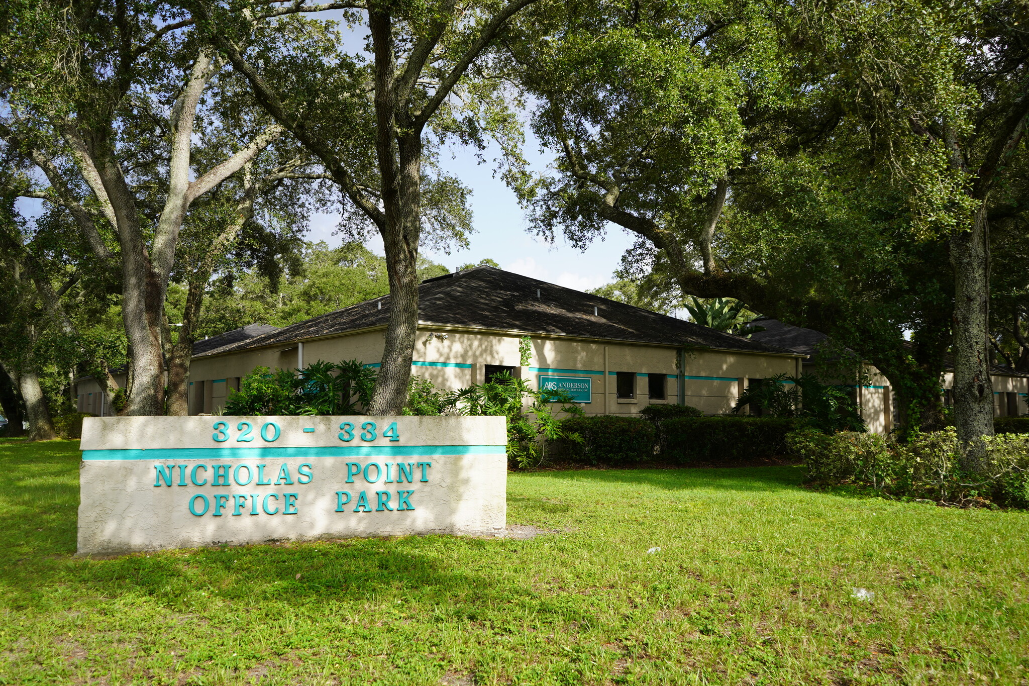 330 W Bearss Ave, Tampa, FL for lease Primary Photo- Image 1 of 21