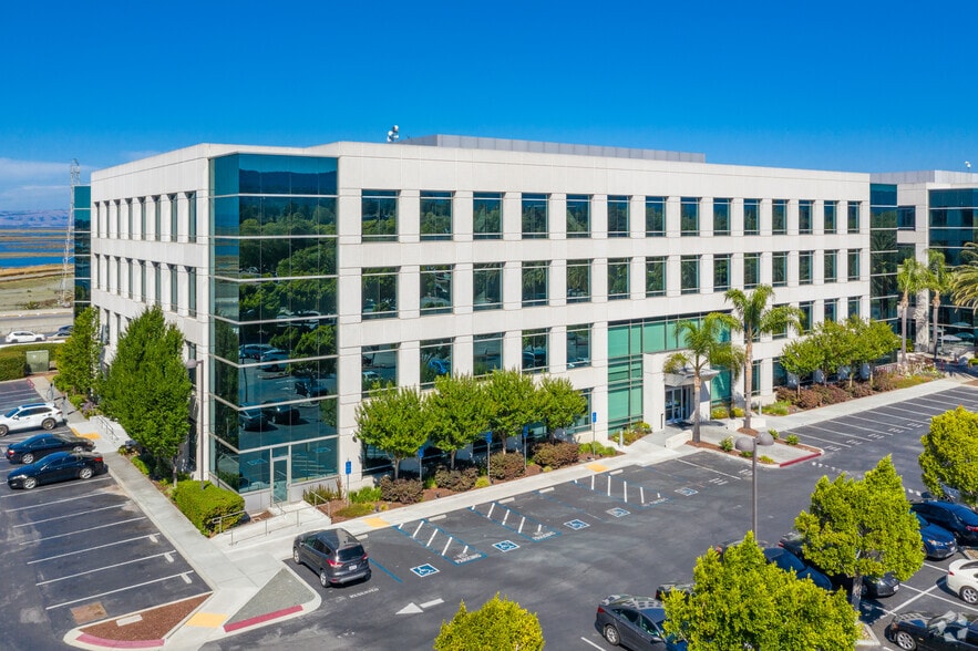 2 Circle Star Way, San Carlos, CA for lease - Primary Photo - Image 1 of 15