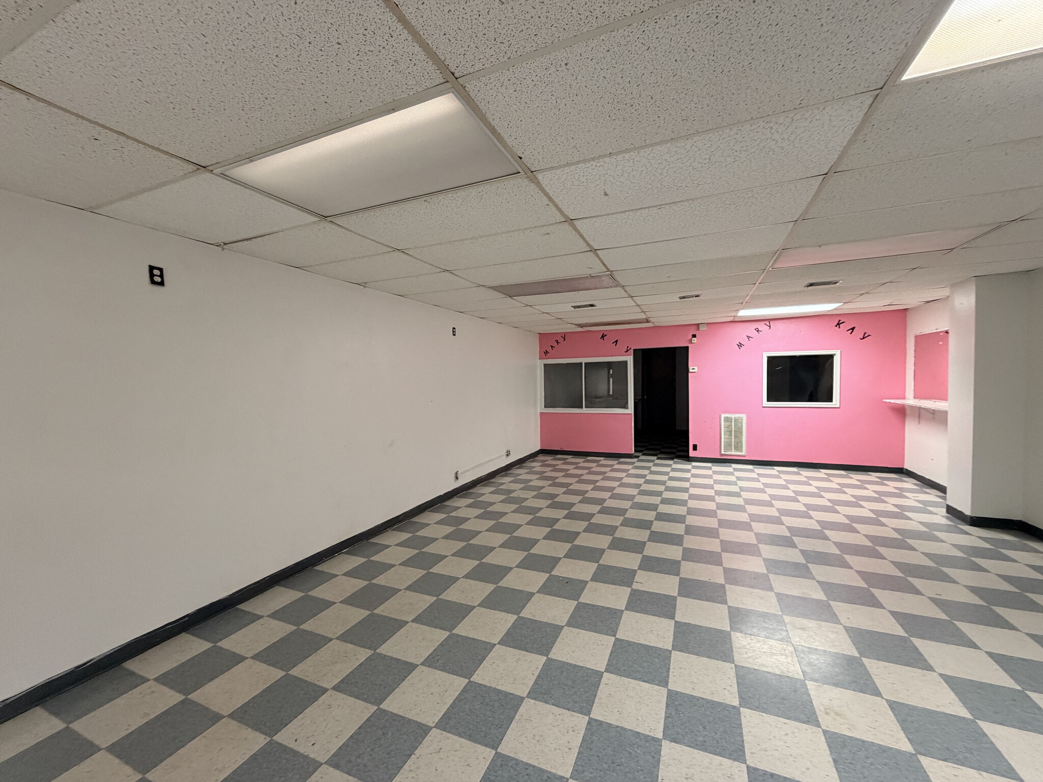 2801 N Alexander Dr, Baytown, TX for lease Interior Photo- Image 1 of 7