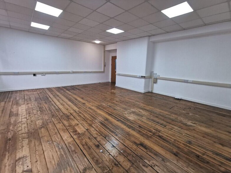 7-15 Pink Ln, Newcastle Upon Tyne à louer - Photo du bâtiment - Image 2 de 8