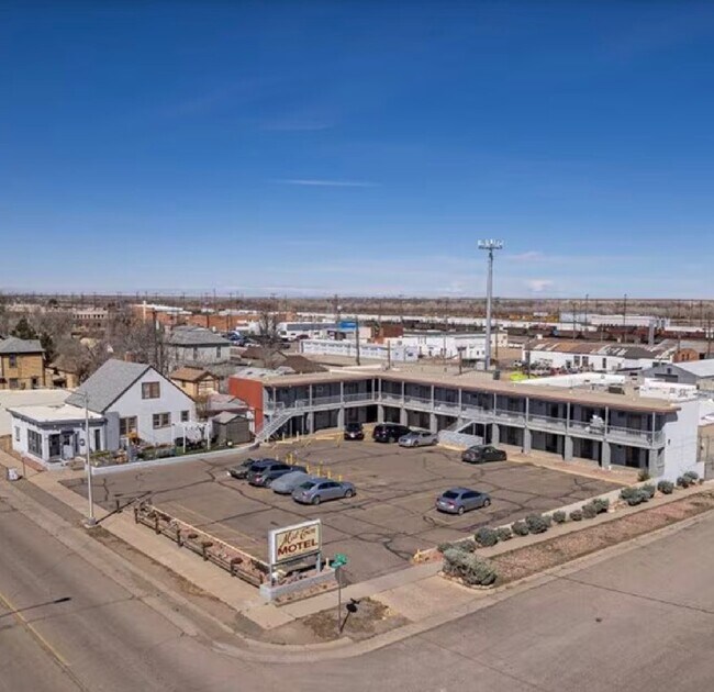 More details for 215 E 3rd St, La Junta, CO - Hospitality for Sale