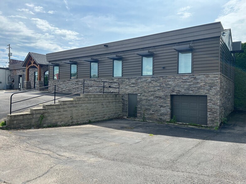 1150 Ann Arbor Rd, Plymouth, MI for sale - Building Photo - Image 2 of 6