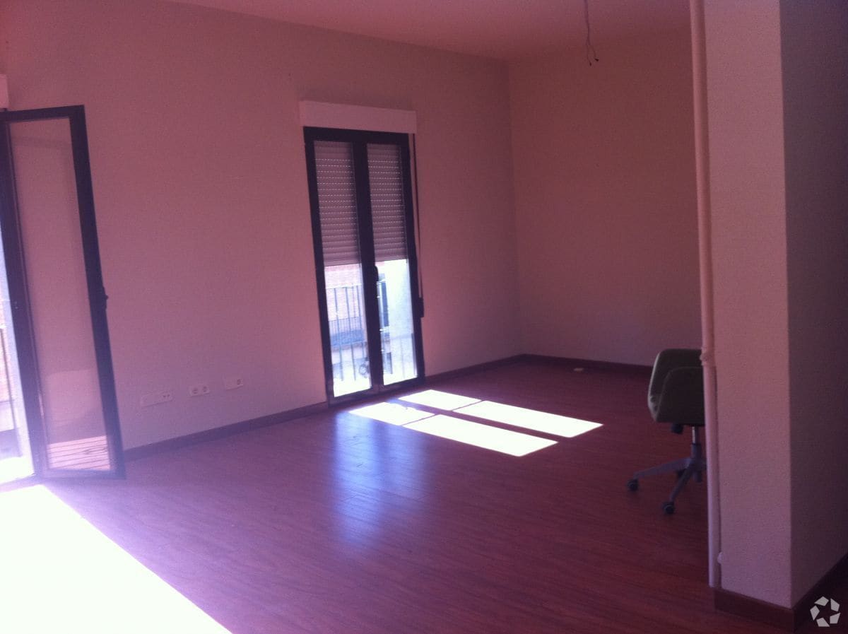 Office in Segovia, Segovia for lease Interior Photo- Image 1 of 2