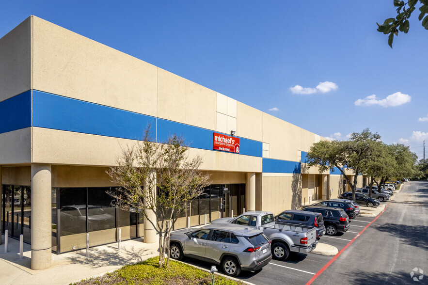 6001-6035 Randolph Blvd, San Antonio, TX for sale - Primary Photo - Image 1 of 1