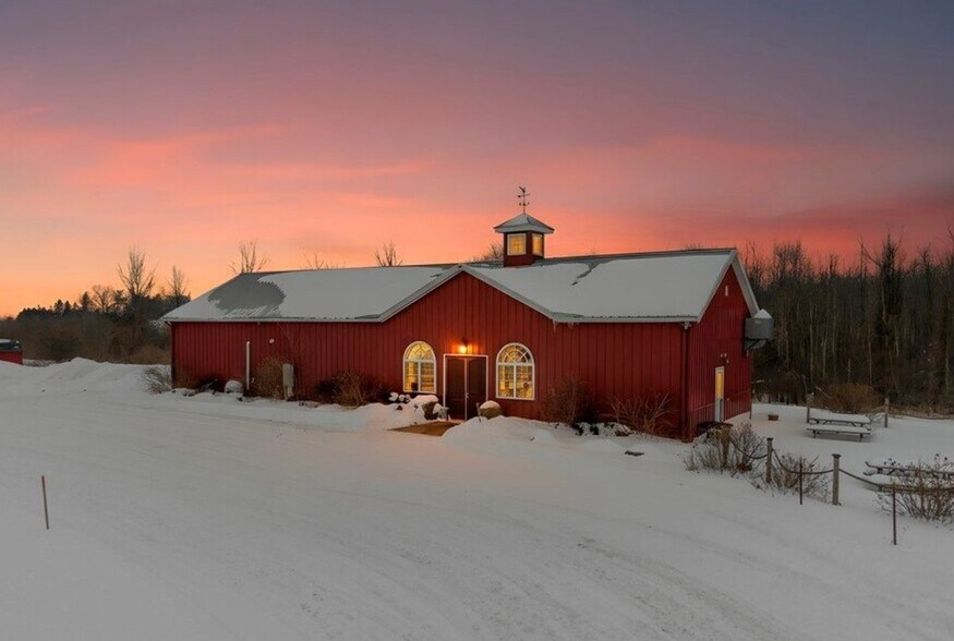 4504 Bussey Rd, Syracuse, NY à vendre - Photo principale - Image 1 de 1