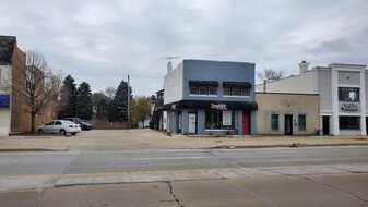 1654-1656 Willow Rd, Northfield IL - Parking Garage