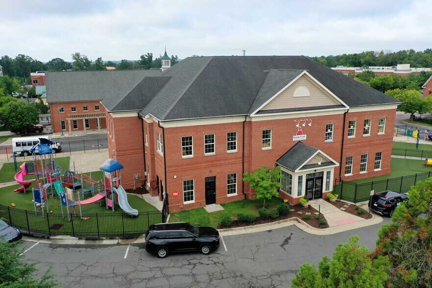 43184 Town Hall Plz, Chantilly, VA à vendre - Photo du bâtiment - Image 1 de 2