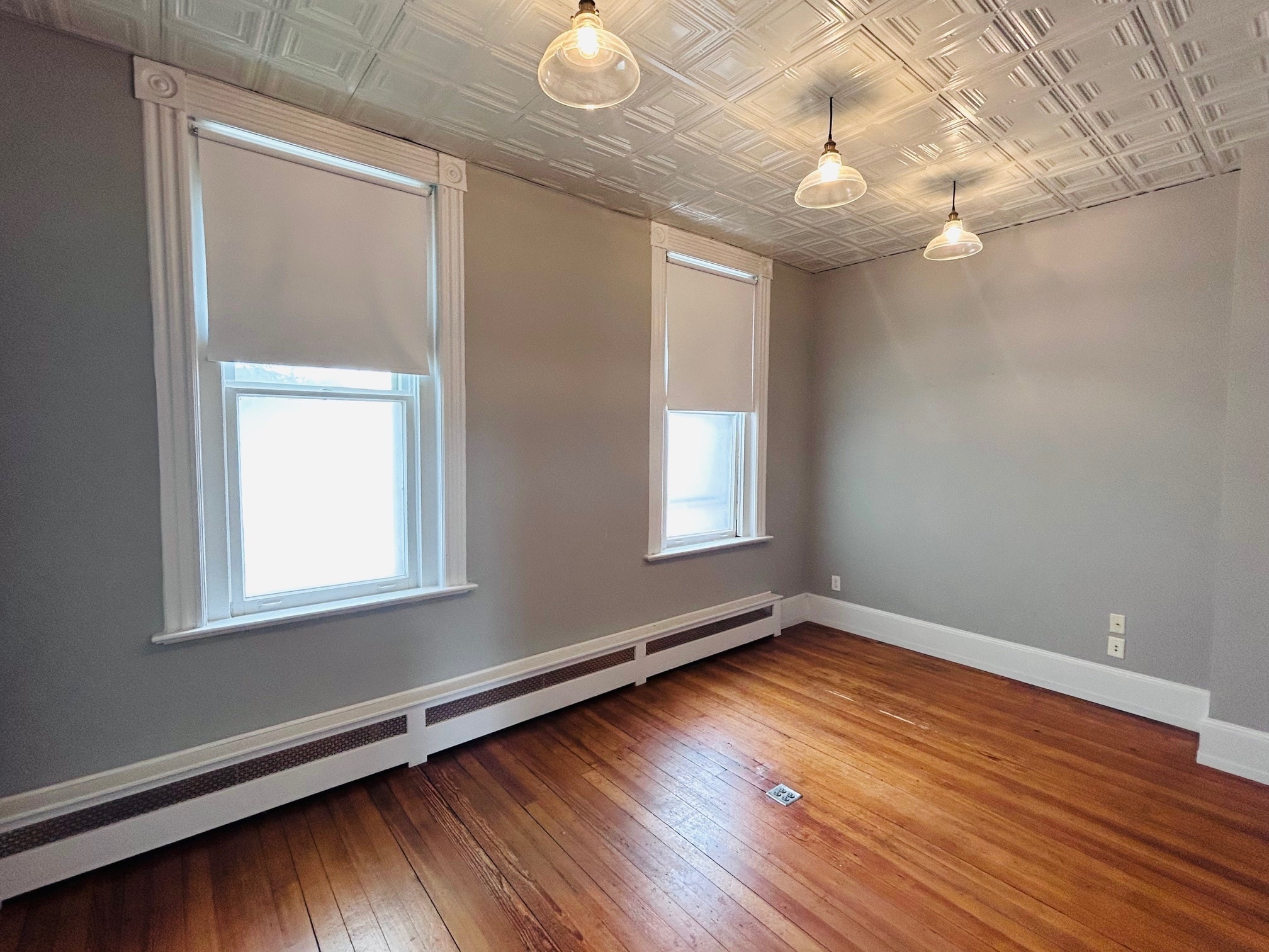 961-965 7th St W, Saint Paul, MN for lease Interior Photo- Image 1 of 10