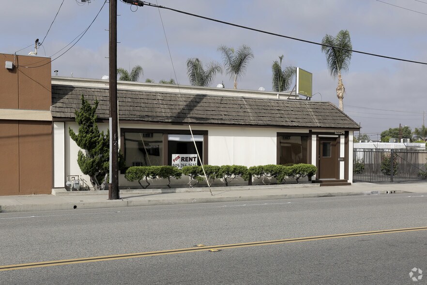 12234 Firestone Blvd, Norwalk, CA à louer - Photo du bâtiment - Image 2 de 25
