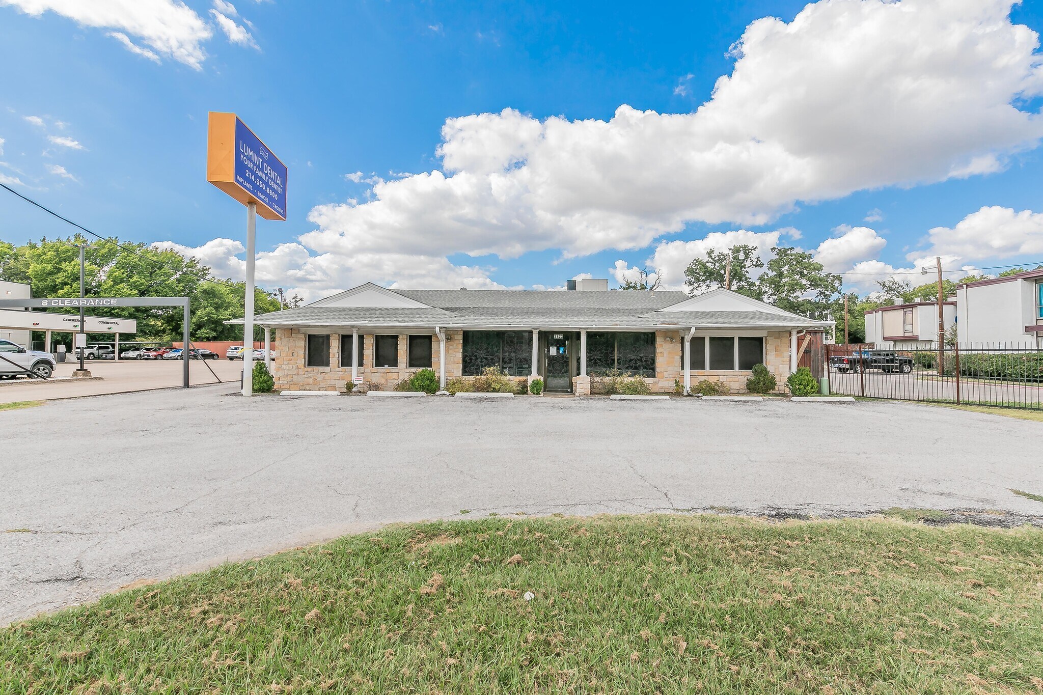 2823 Kendale Dr, Dallas, TX à vendre Photo du bâtiment- Image 1 de 39