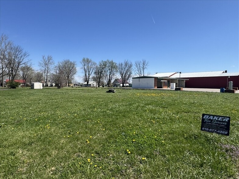 204 Maple St, Clarence, MO à vendre - Photo du bâtiment - Image 3 de 14