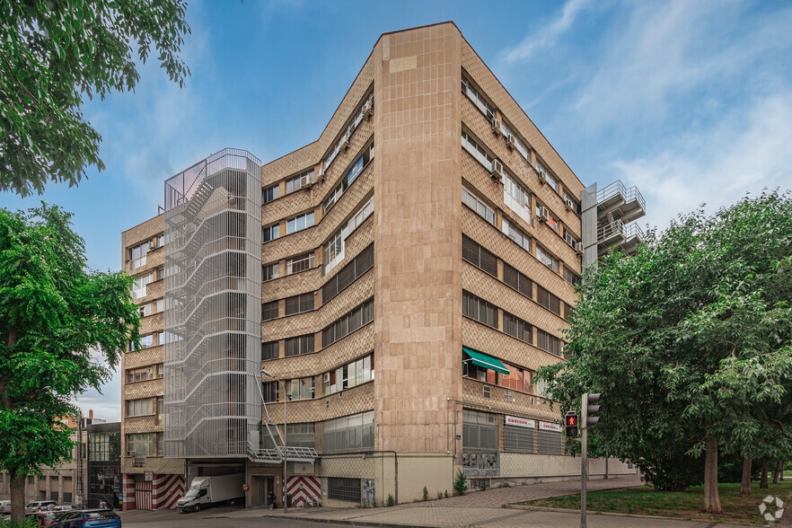 Calle Sebastián Gómez, 5, Madrid, Madrid à vendre - Photo du bâtiment - Image 2 de 4