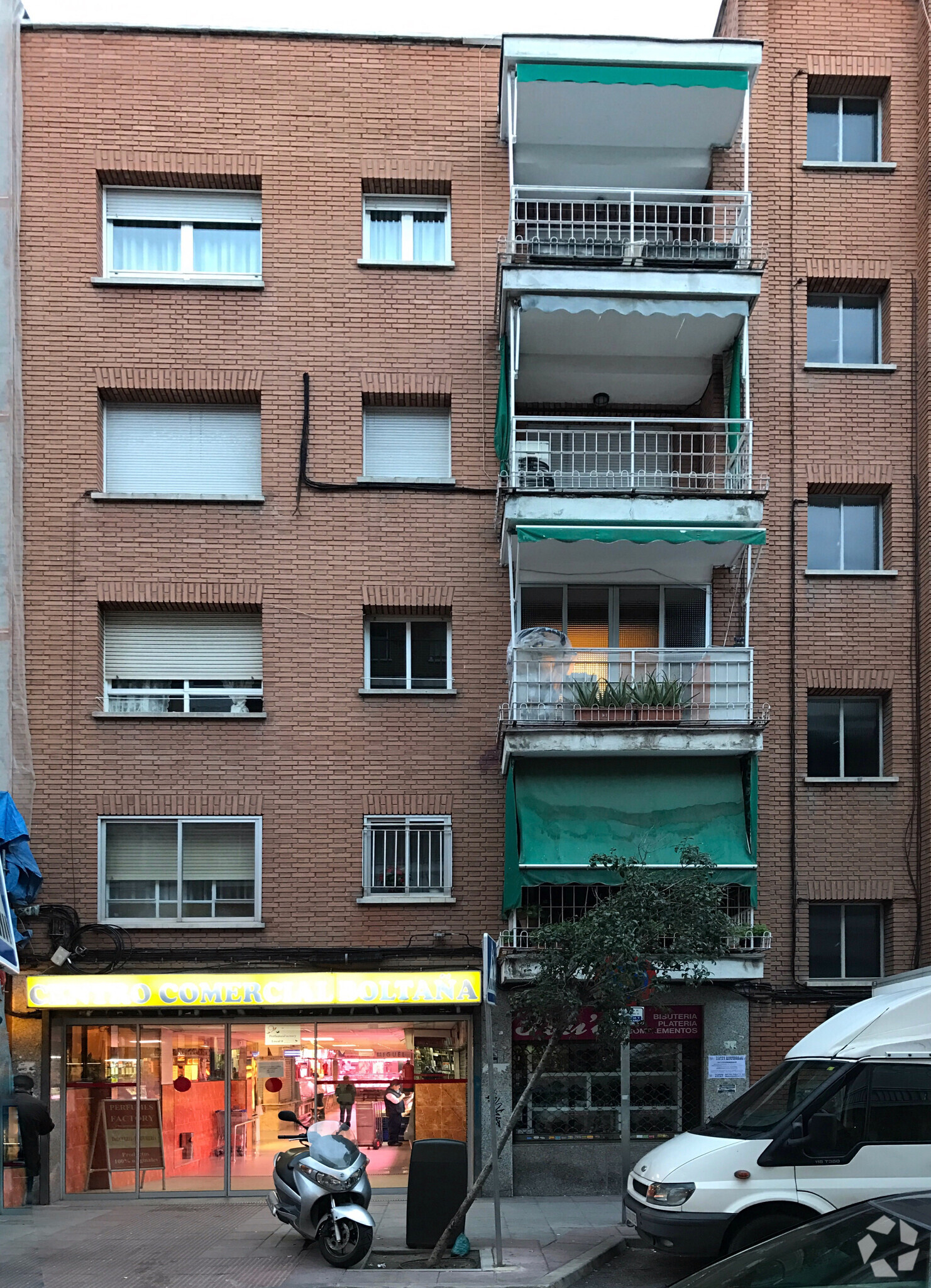 Calle De Boltaña, 19, Madrid, Madrid à vendre Photo principale- Image 1 de 3